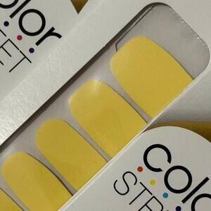 New Color Street “Belgian Buttercup” Pale Yellow Crème Finish Nail Strips